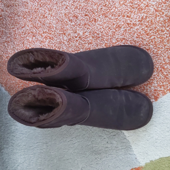 UGGS-esque choco brown boots - Picture 4 of 4